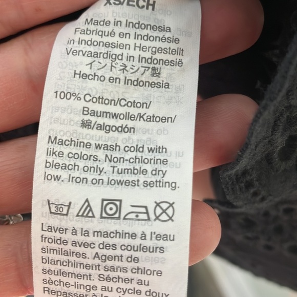 J. Crew Black Eyelet Hem Tank size XS - Picture 5 of 5